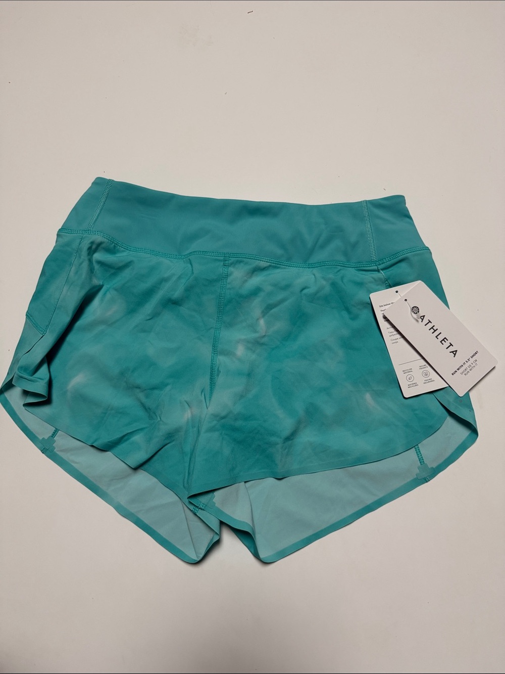 New! Athleta Run With it 3.5” shirt size small